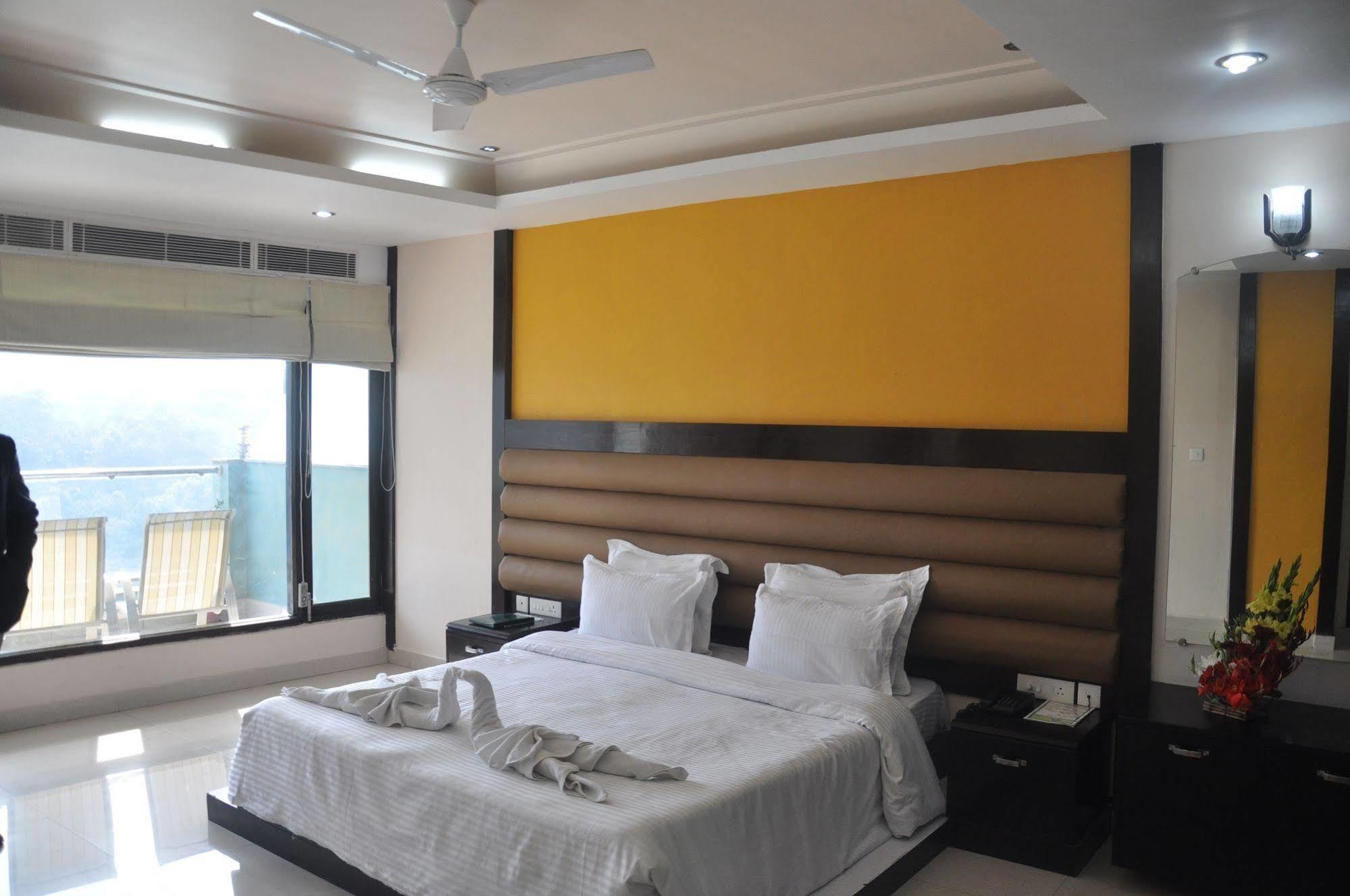Ganga Beach Resort Rishīkesh Extérieur photo